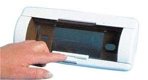 Kapaklı radyo-teyp muhafazası