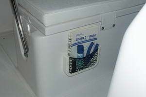 Plastik fileli eşya yuvası